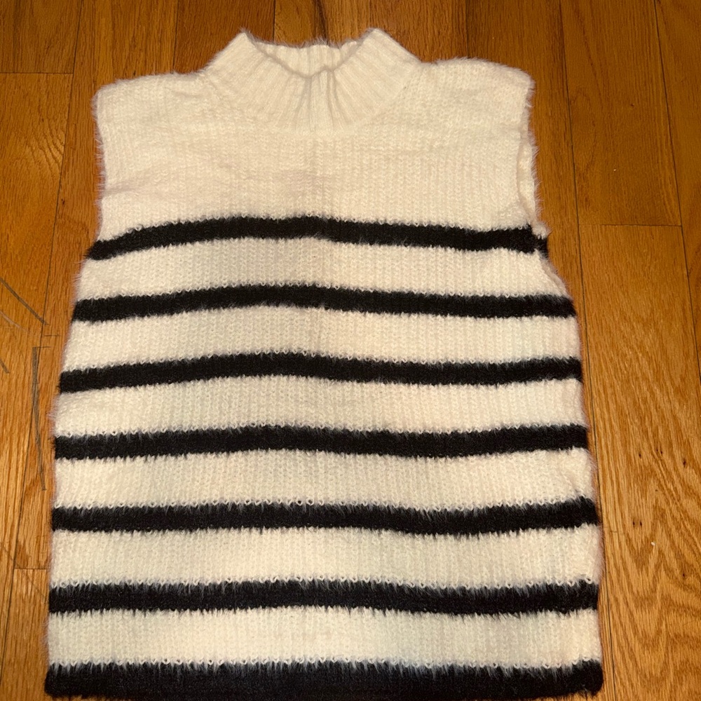 Old Navy Women’s Black and White Striped Turtleneck Sweater Vest